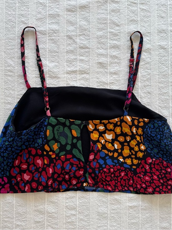 FARM Rio Spotted Floral Square Neck Multicolor Cropped Cami - Picture 4 of 7